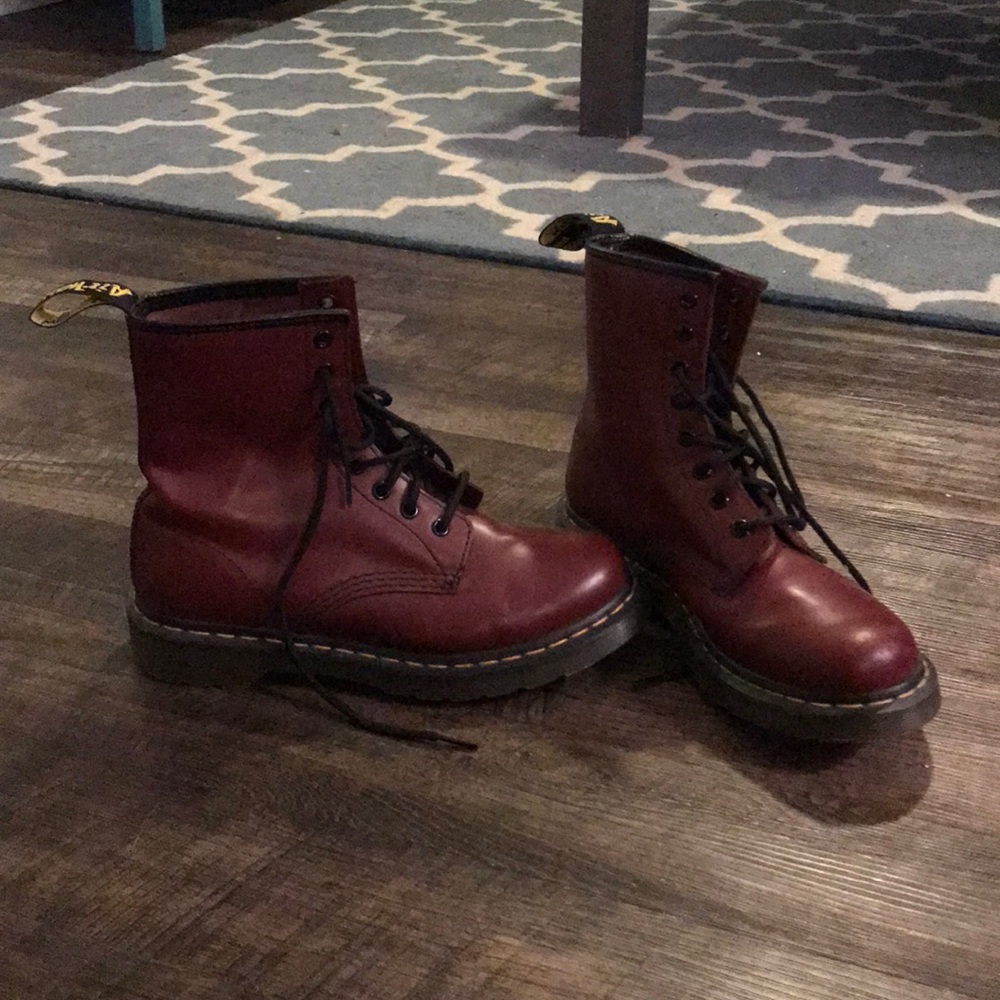 Dr marten airwair boots